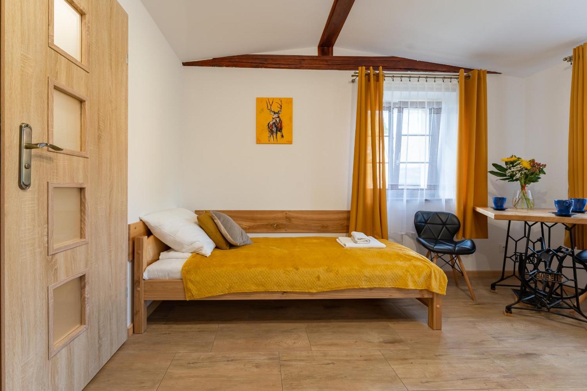 Apartamento Dom Krawca - Pod Chojnikiem Jelenia Góra Exterior foto