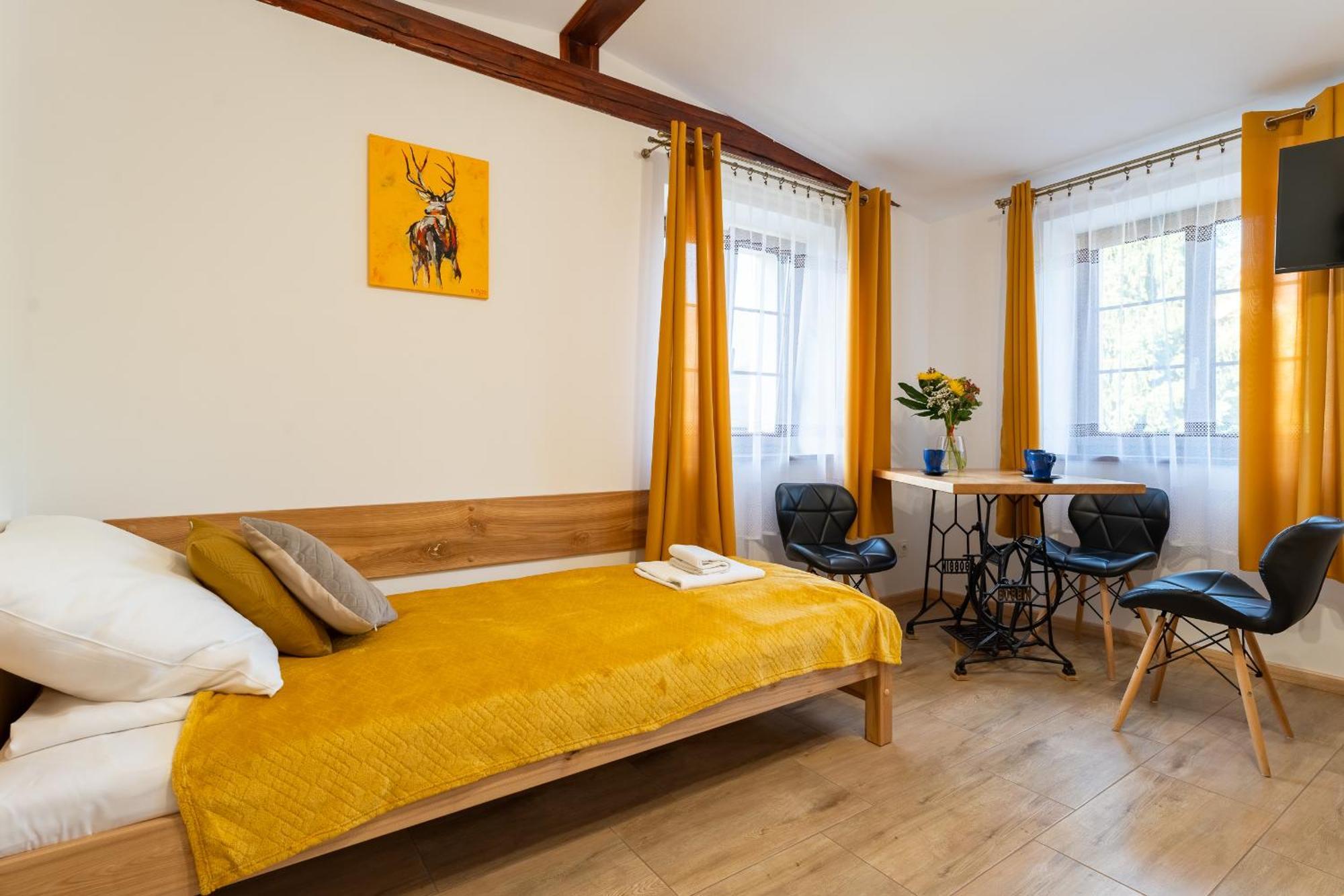 Apartamento Dom Krawca - Pod Chojnikiem Jelenia Góra Exterior foto