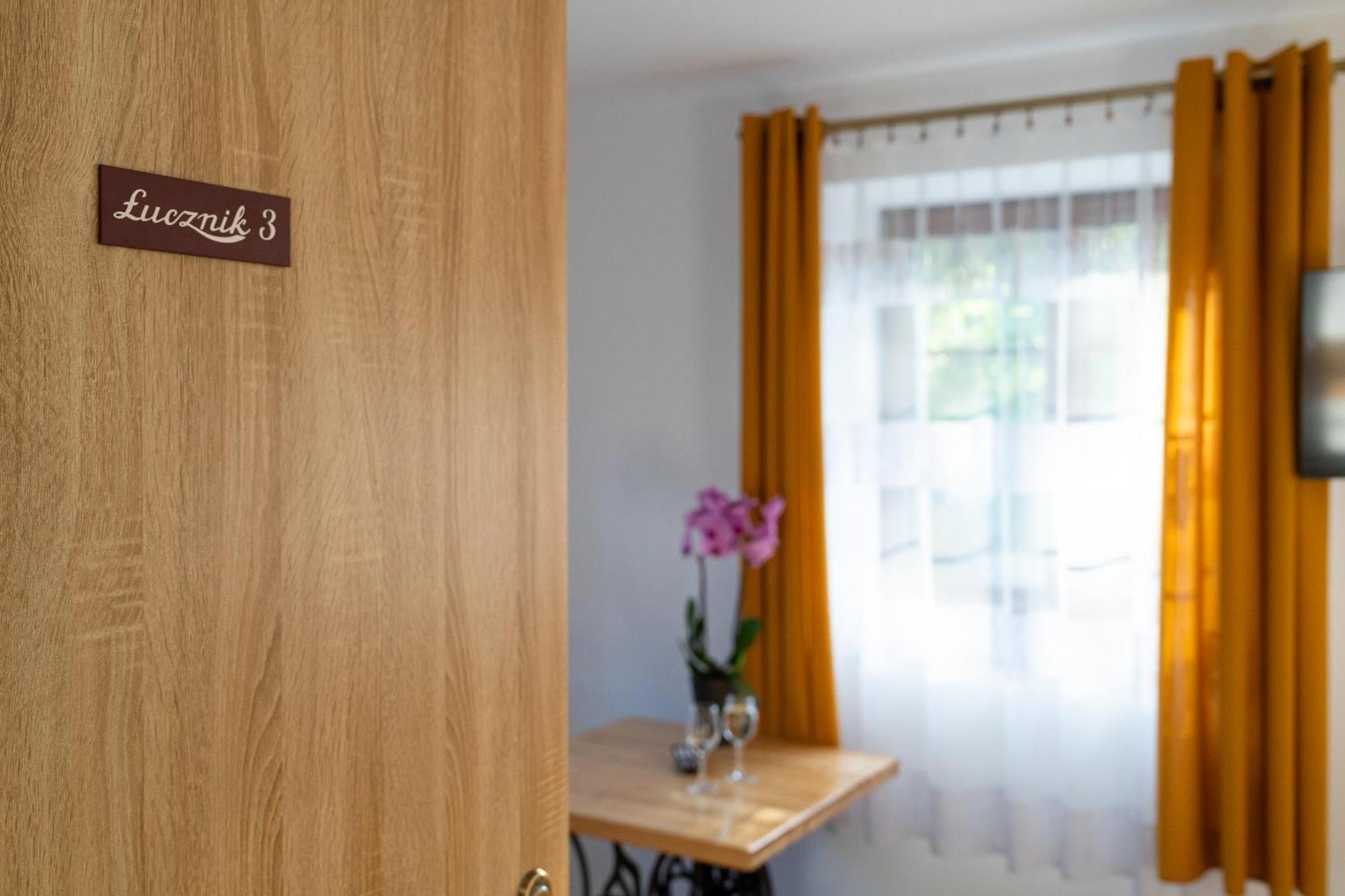 Apartamento Dom Krawca - Pod Chojnikiem Jelenia Góra Exterior foto